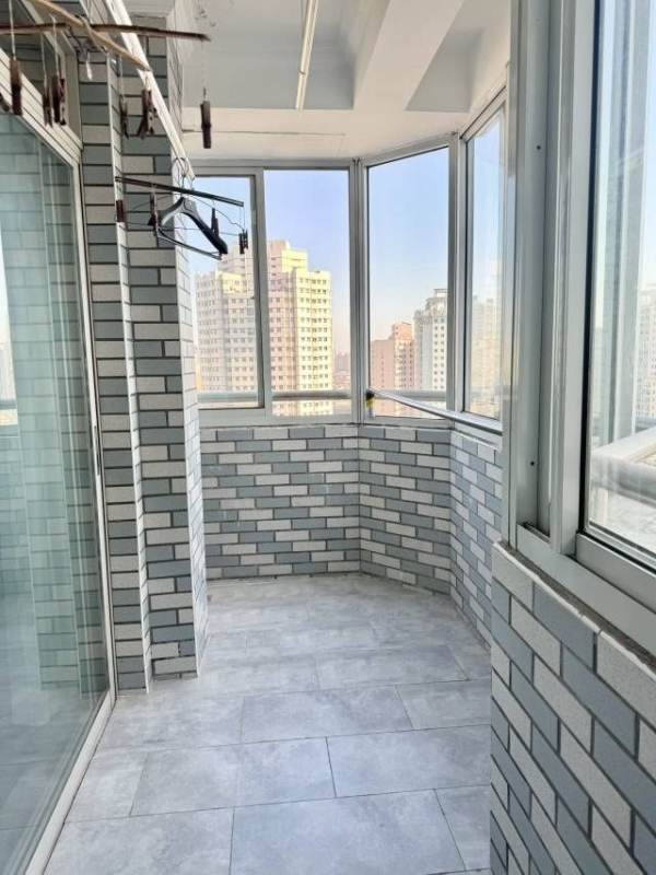 Housing image — Balcony