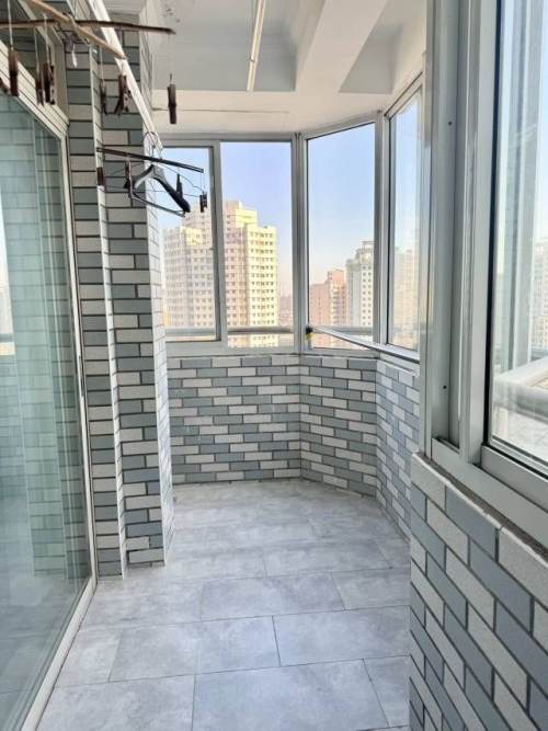 Housing image — Balcony