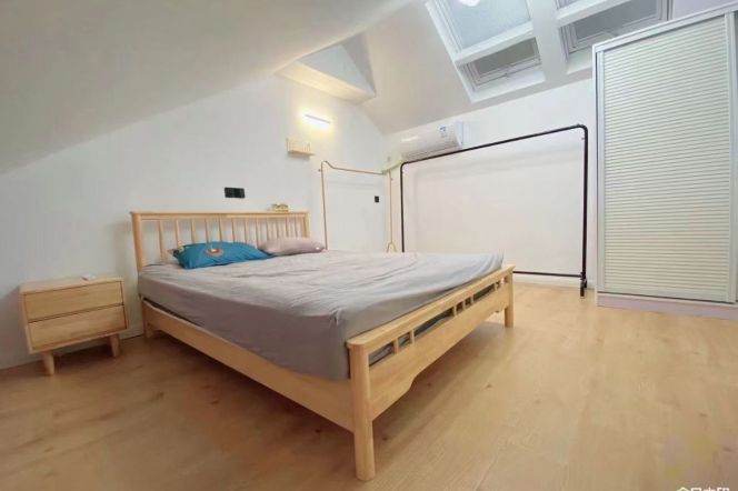 Historic High-Ceiling 2BR Lane House near IAPM