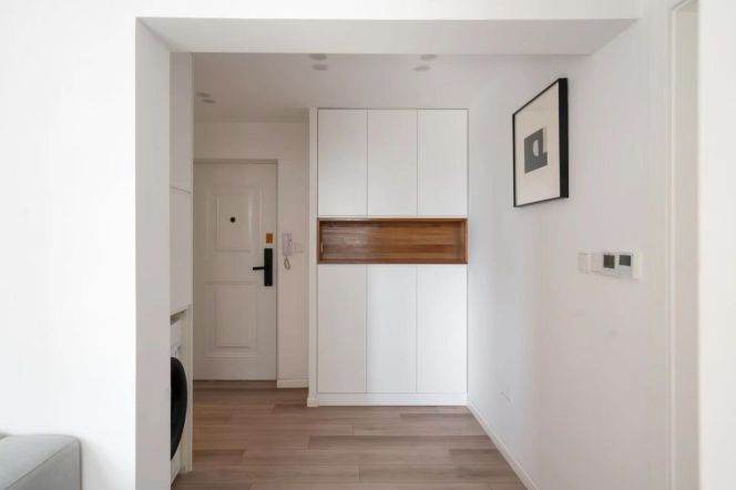 High-Floor 1BR Apartment in Jing'an (L2/L11)