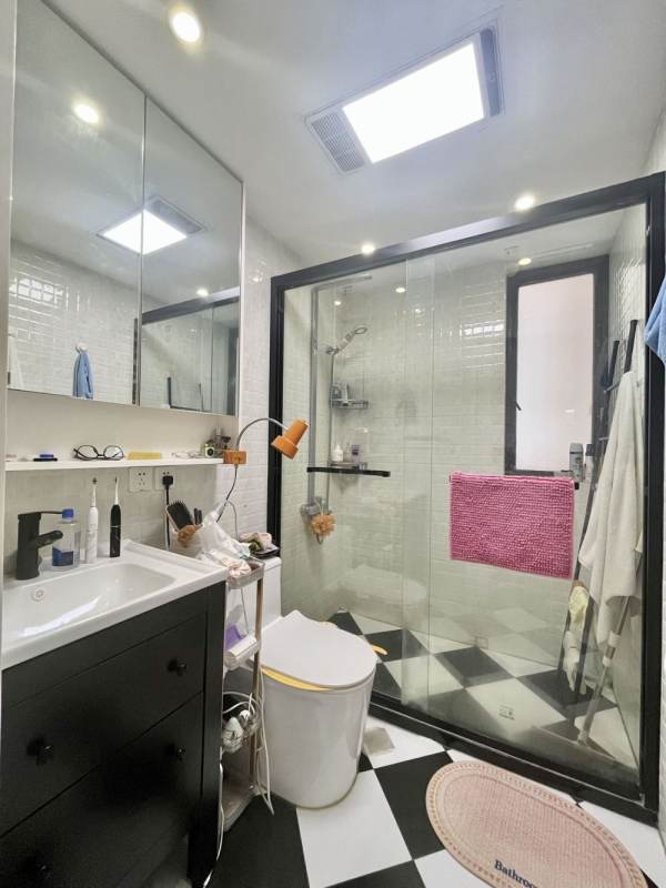 Housing image — Bathroom