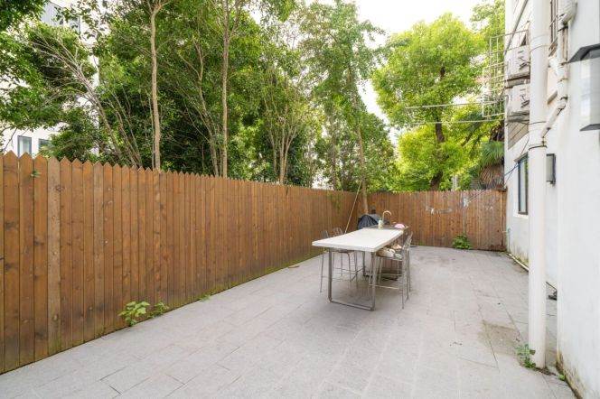 3BR Apartment near Lantian Road Metro with Terrace