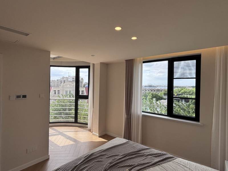 Housing image — Bedroom