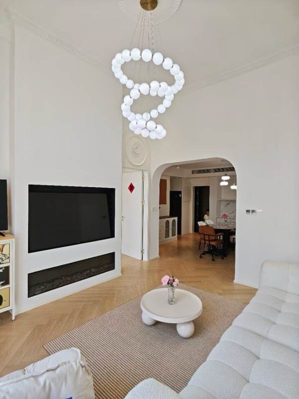 Housing image — Living Room