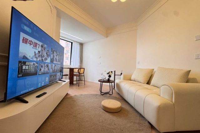 2BR Apartment near Caobao Rd Metro