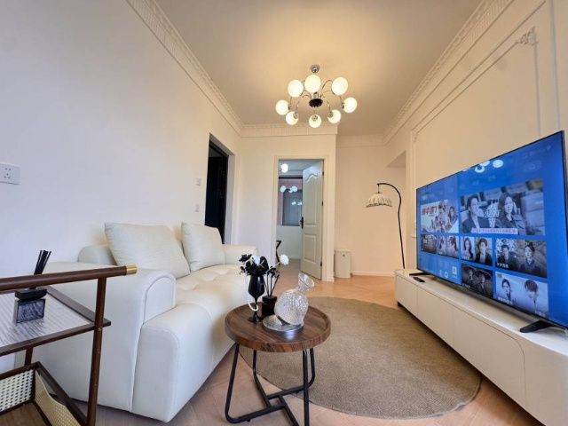 Housing image — Living Room