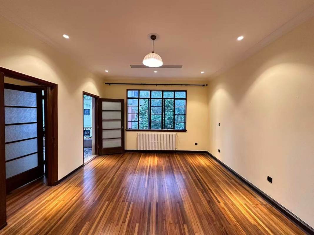 Housing image — Living Room