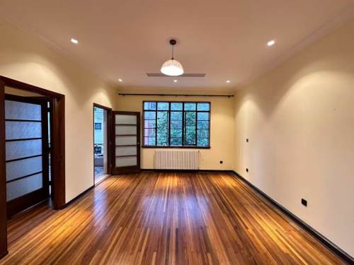 Housing image — Living Room