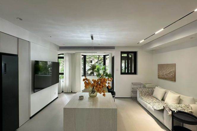 1BR Apartment in Old Xuhui (L9/L12)