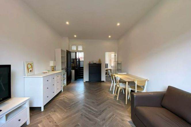 1BR Lane House at Jing'an Villa (L2/L12/L13)
