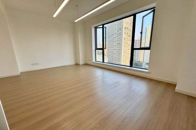 Spacious Studio Office in Jing'an