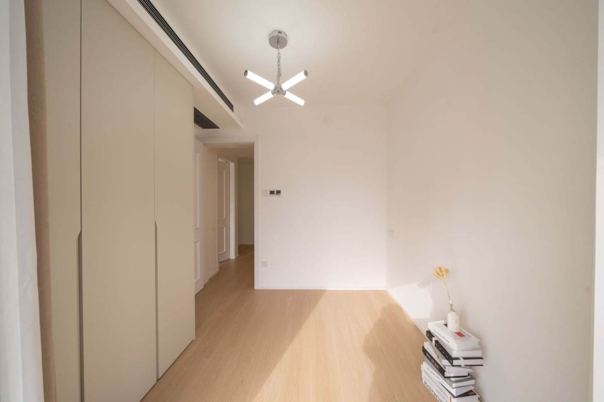 Housing image — Bedroom
