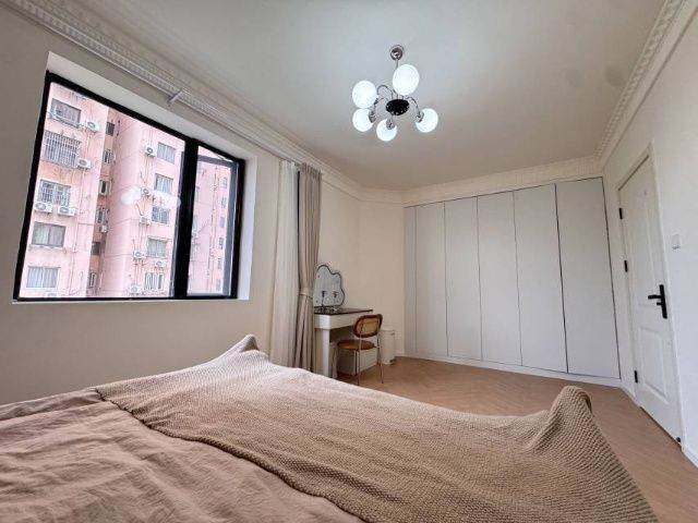 Housing image — Bedroom