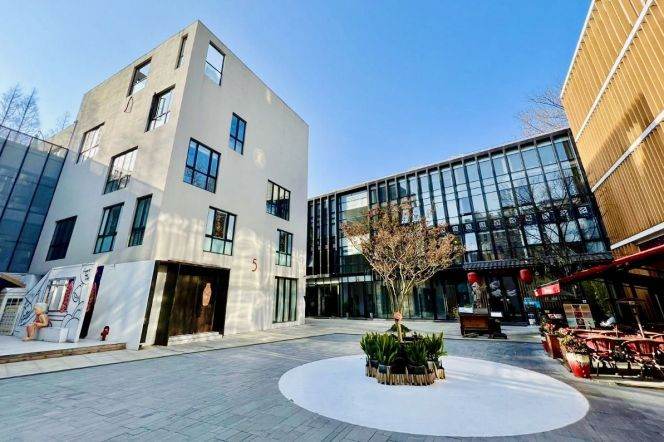 Spacious Studio Commercial Space at BROWNSTONE (Yongjia Court) (L1)
