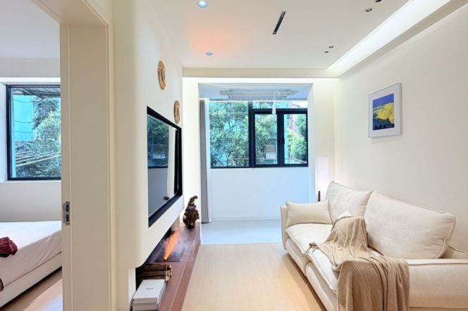 1BR Apartment near East China Normal University Zhongshan Bei Lu Campus (L3/L4/L13)