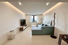Spacious 3BR Apartment in Old Xuhui (L10/L11)