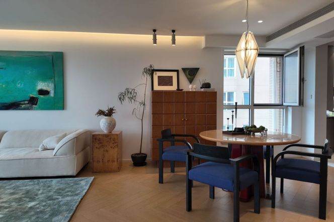 High-Floor Spacious 3BR Apartment near Zhongshan Park with Floor-to-Ceiling Windows (L2/L3/L4)