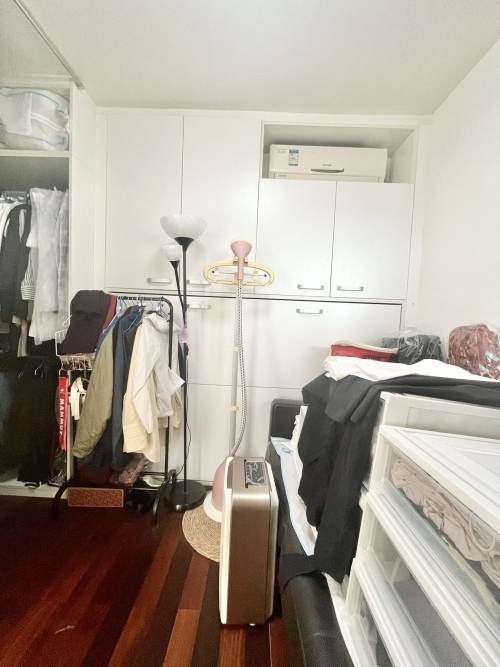 Housing image — Bedroom