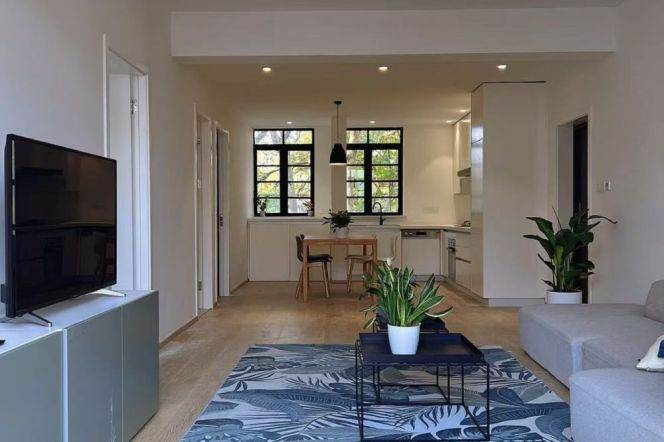 2BR Apartment in Old Xuhui (L1/L7/L9)