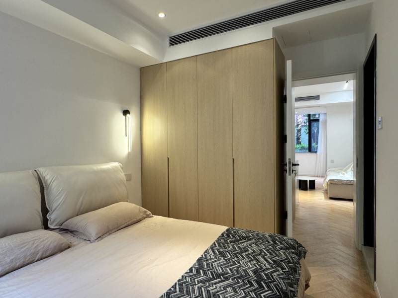 Housing image — Bedroom