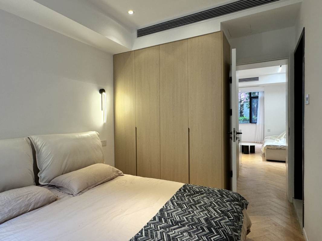 Housing image — Bedroom