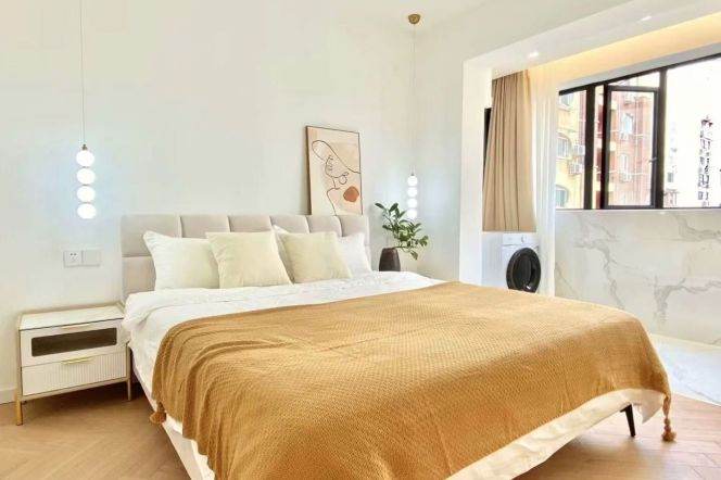 Spacious 2BR Apartment in Jing'an