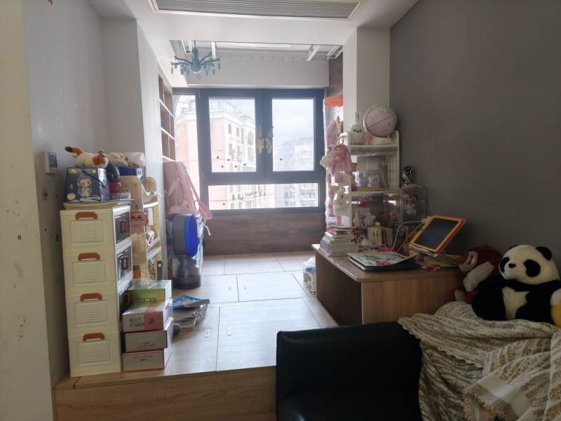 Housing image — Living Room