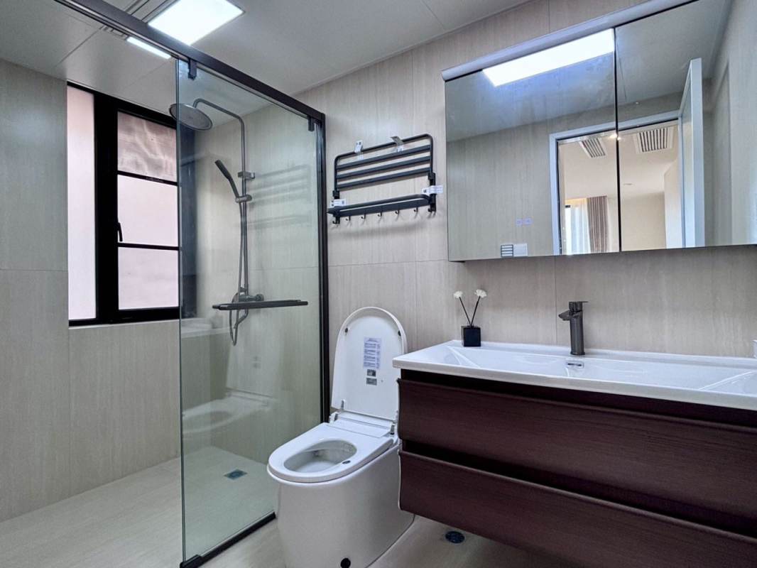 Housing image — Bathroom