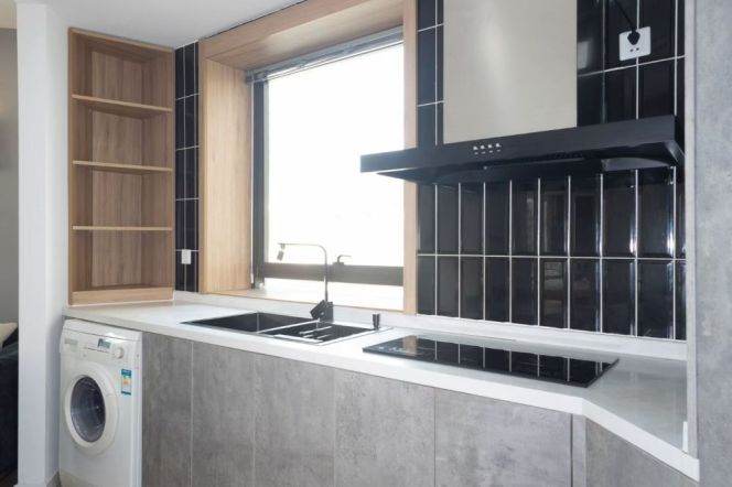 Spacious 1BR Apartment in Jing'an