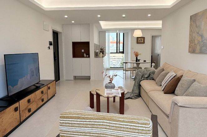 2BR Apartment in Xujiahui (L3)