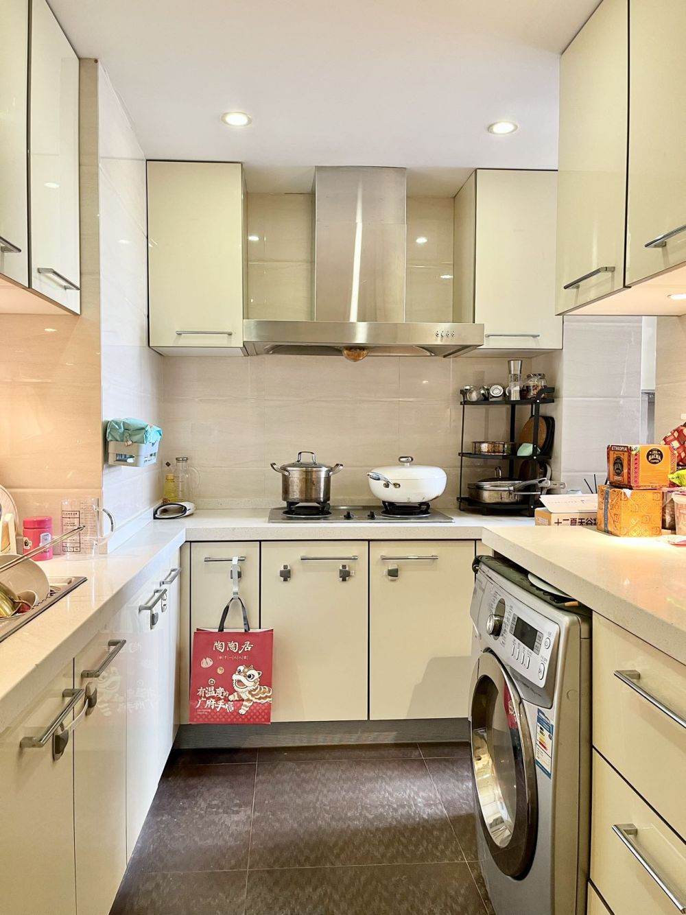 Housing image — Kitchen