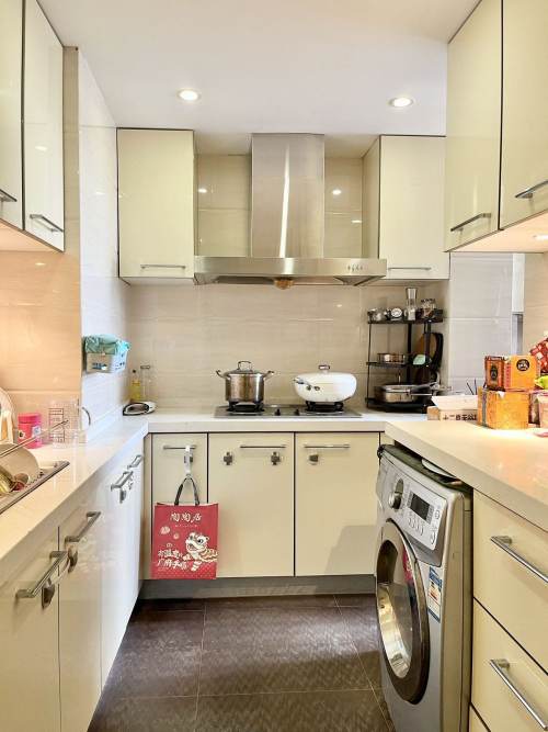 Housing image — Kitchen