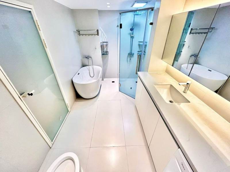 Housing image — Bathroom