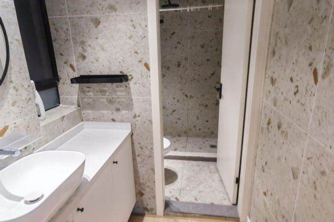 1BR Apartment in Xujiahui (L1/L9/L11)