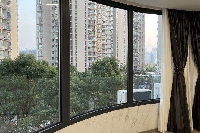 2BR Apartment near South Xizang Rd Metro (L4/L8)
