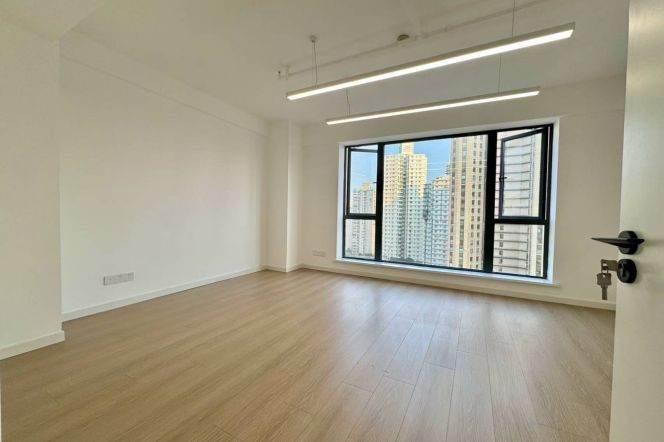 Spacious Studio Office in Jing'an