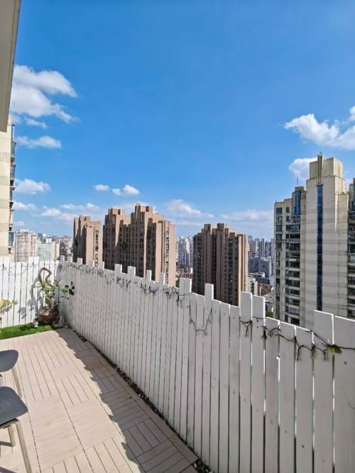 Housing image — Balcony