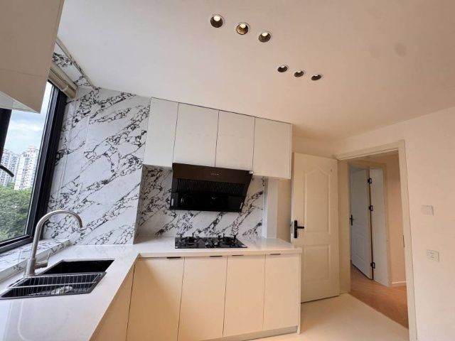 Housing image — Kitchen