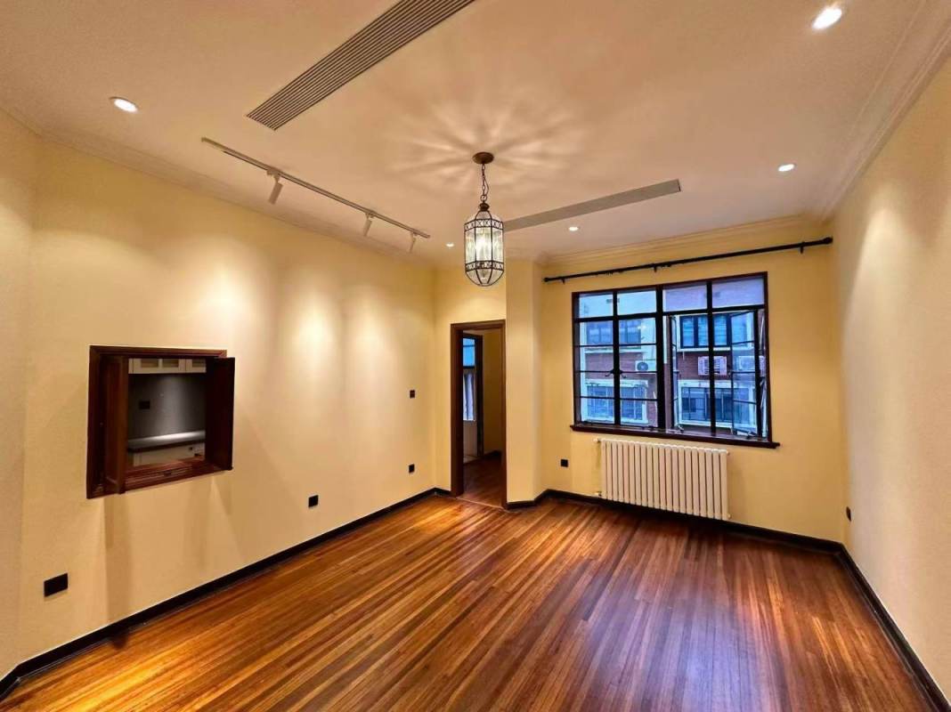 Housing image — Living Room