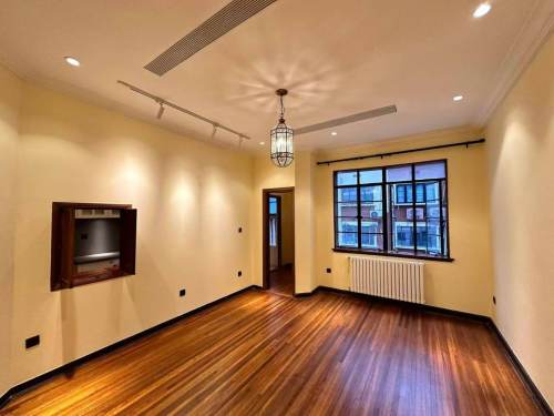 Housing image — Living Room