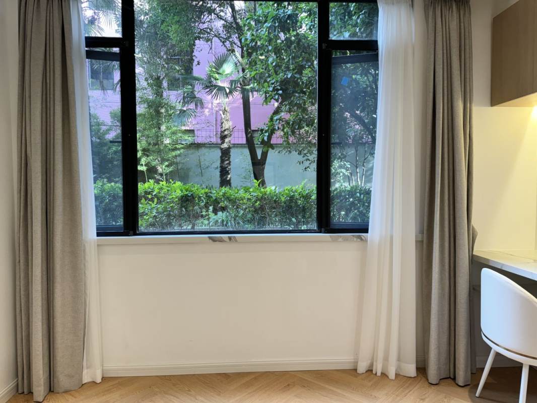 Housing image — Balcony