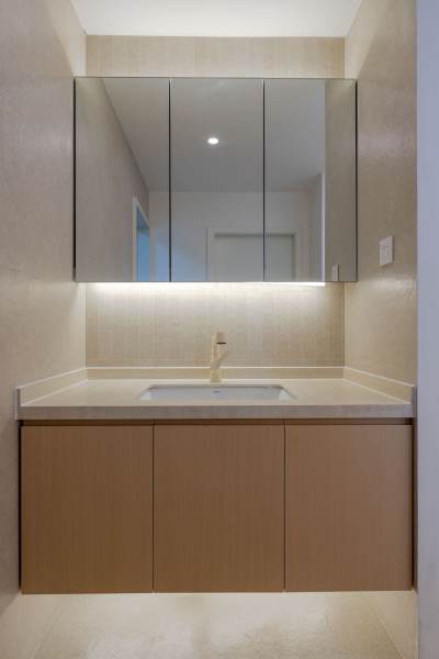 Housing image — Bathroom
