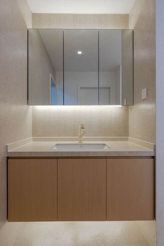 Housing image — Bathroom