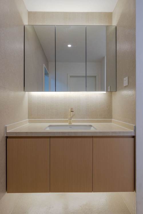 Housing image — Bathroom