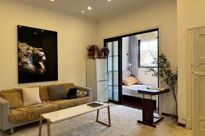 1BR Lane House in Old Xuhui (L2/L7/L14)