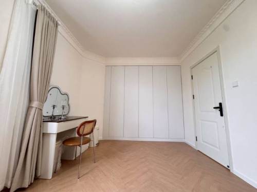 Housing image — Bedroom