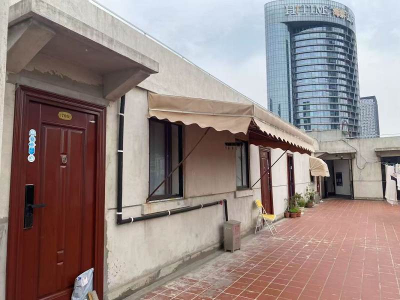 Housing image — Building Exterior