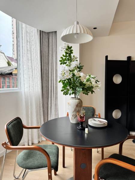 Housing image — Living Room