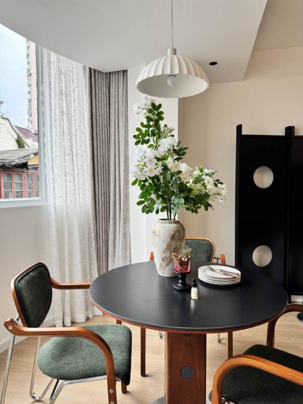 Housing image — Living Room