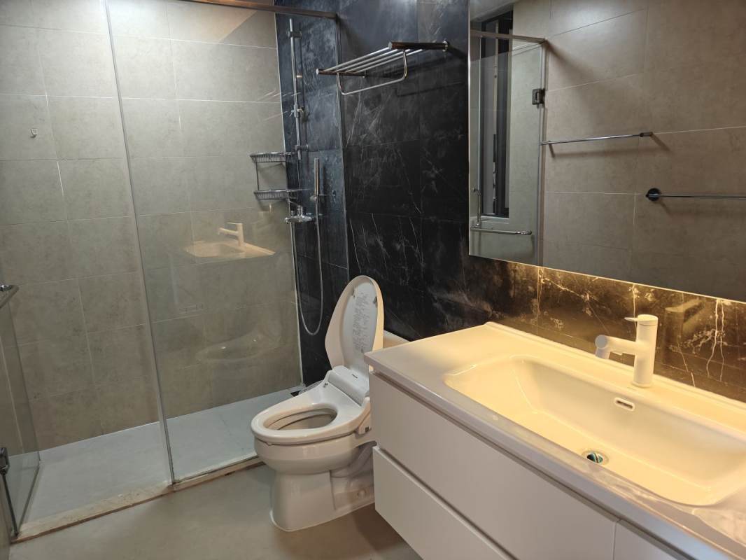 Housing image — Bathroom